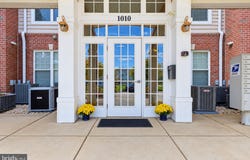 1010 CREST Way, YORK, PA 17403