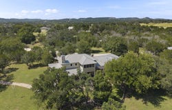 255 DOVE VALLEY DR, Center Point, TX 78010
