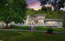 17116 Route 6, Durango, IA 52039