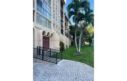 2001 Atlantic Shores Blvd, Hallandale Beach, FL 33009