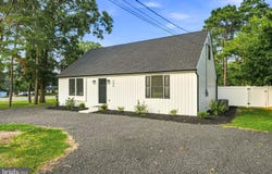 406 3RD Street, ATCO, NJ 08004