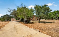 555 CIMARRON SQ, Poteet, TX 78065