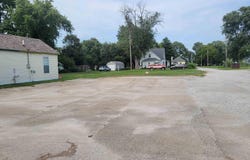 112 N SPRUCE Street, Nokomis, IL 62075
