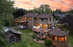 4 Lakeside Ct, Duluth, MN 55804