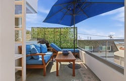 125 El Porto, Manhattan Beach, CA 90266