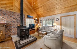 2867 Pine Rim Road, Overgaard, AZ 85933