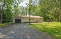 3279 Beech Ridge Drive, Pocono Summit, PA 18346