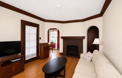 35 W Maple Avenue, Roselle, IL 60172