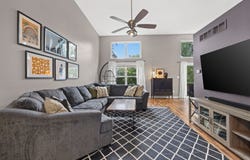 347 Gladstone Lane, Elgin, IL 60120
