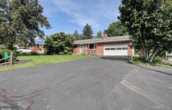 565 LINDIA Drive, CHAMBERSBURG, PA 17202
