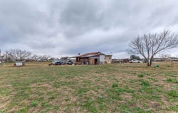 1619 County Road 7711, Devine, TX 78016