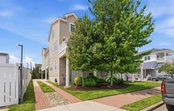 4 N Monroe Ave, Margate, NJ 08402