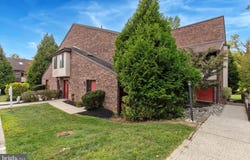 702 MOUNTAINVIEW Drive, CHESTERBROOK, PA 19087