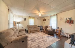 30663 E Press St, Excello, MO 65247