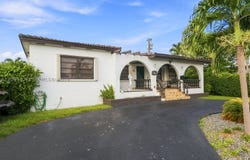 30 E 36th St, Hialeah, FL 33013