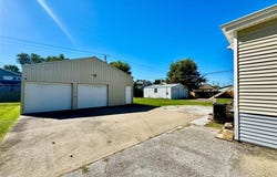 209 E Walnut, Shelbina, MO 63468