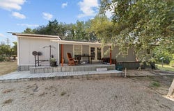 1602 Broad Oak Dr, Bandera, TX 78003
