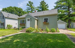 707 N Hennepin Street, Winthrop, MN 55396