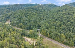 6026 State Highway 221, Bledsoe, KY 40810