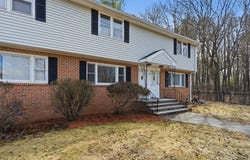 50 Frank St, Dracut, MA 01826