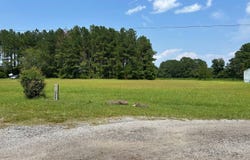 Lealer Ln, Santee, SC 29142