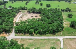 1311 Azalea Drive, Franklin, TX 77856
