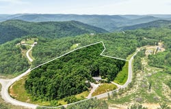 361 Bear Knob Ln, Crawford, TN 38554