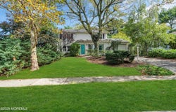 8 Avalon Lane, Aberdeen, NJ 07747