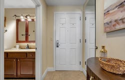 215 W College Avenue, Tallahassee, FL 32301
