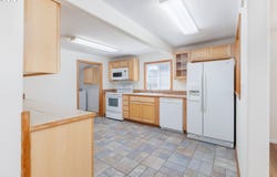 561 W OLIVE St, Newport, OR 97365