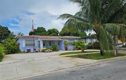 648 E 28th St, Hialeah, FL 33013