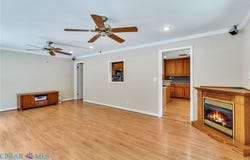 34 Oakland Street, Kilmarnock, VA 22482