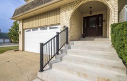 200 N Maple Street, Addison, IL 60101