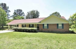 1067 Elvis Presley Dr, Tupelo, MS 38804