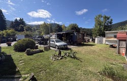 216 Orchard Way, Myers Flat, CA 95554