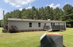 690 Mann Rd, HOLLOW ROCK, TN 38342