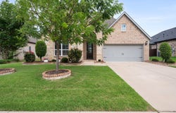 1921 Middleton Drive, Mansfield, TX 76063