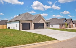 3041 E Heritage Street, Republic, MO 65738