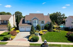 41 High Pointe Way, Old Bridge, NJ 07747