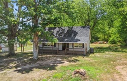 28 HUNTERS LN, DILLWYN, VA 23936