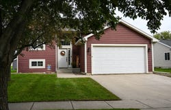 919 Deer Lane, Brookings, SD 57006