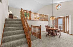 987 Kettle Creek Road, Eagan, MN 55123