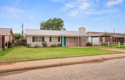 613 N B Street, Brownfield, TX 79316