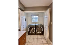 1702 W Oakton Street, Arlington Heights, IL 60004
