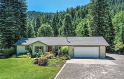 1647 Davis Place Rd, Mount Shasta, CA 96067
