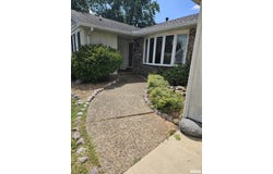 301 MAPLE PARK Drive, Pekin, IL 61554