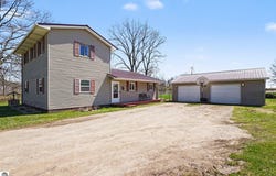 5206 E Monroe Road, Breckenridge, MI 48880
