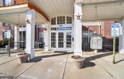 1010 CREST Way, YORK, PA 17403