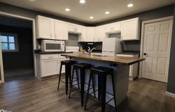 7 E High Street, Marshalltown, IA 50158