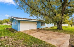 1024 Triangle Drive, Shell Rock, IA 50670